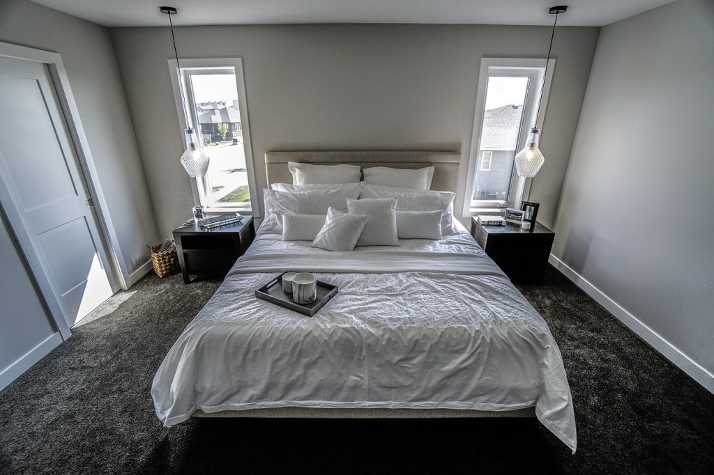 bedroom, white, pillows-3689929.jpg